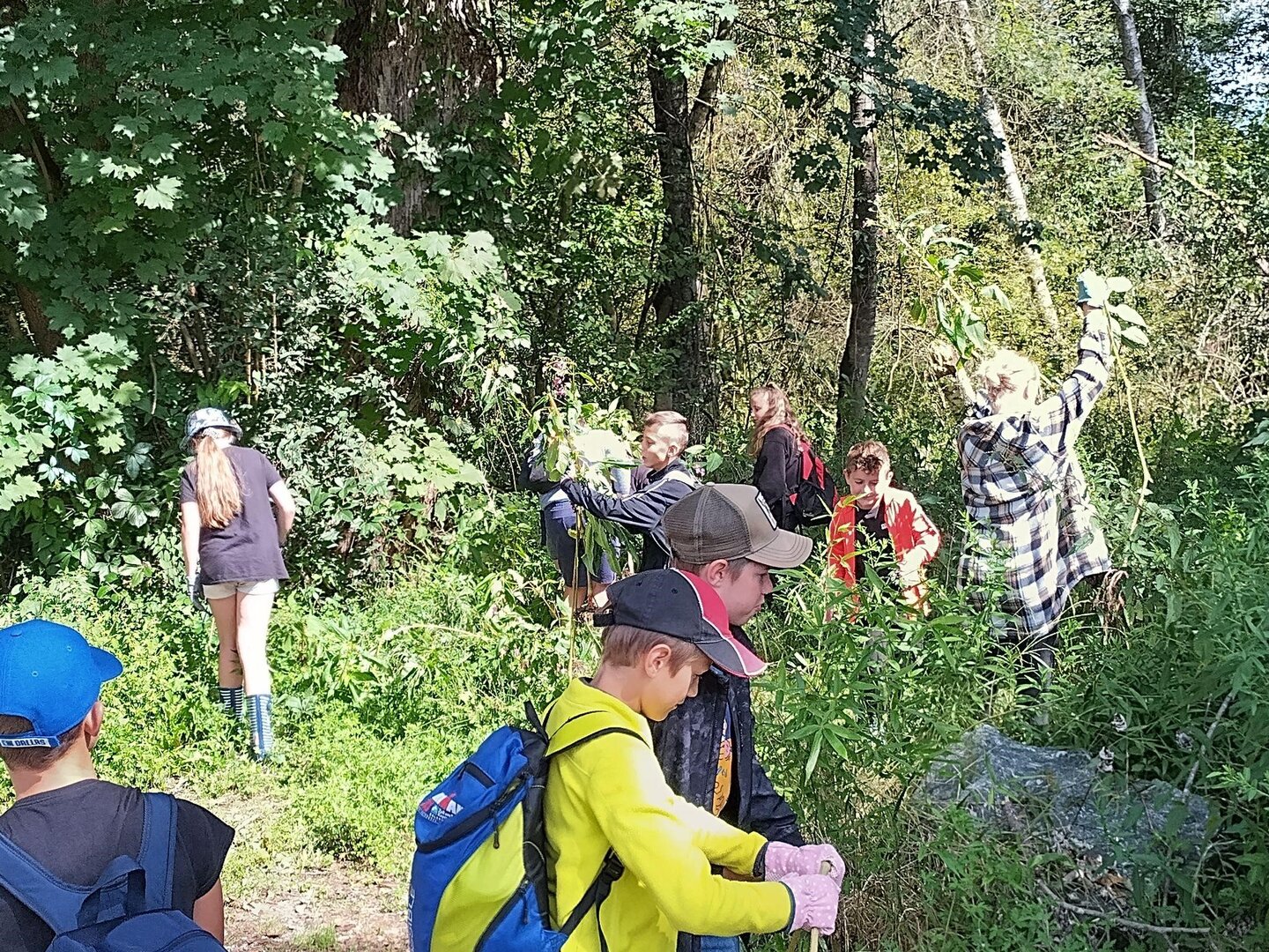 Die Kinder von „Funtastico“ bei der Exkursion durch das Naturschutzgebiet Lendspitz-Maiernigg. Foto: KK